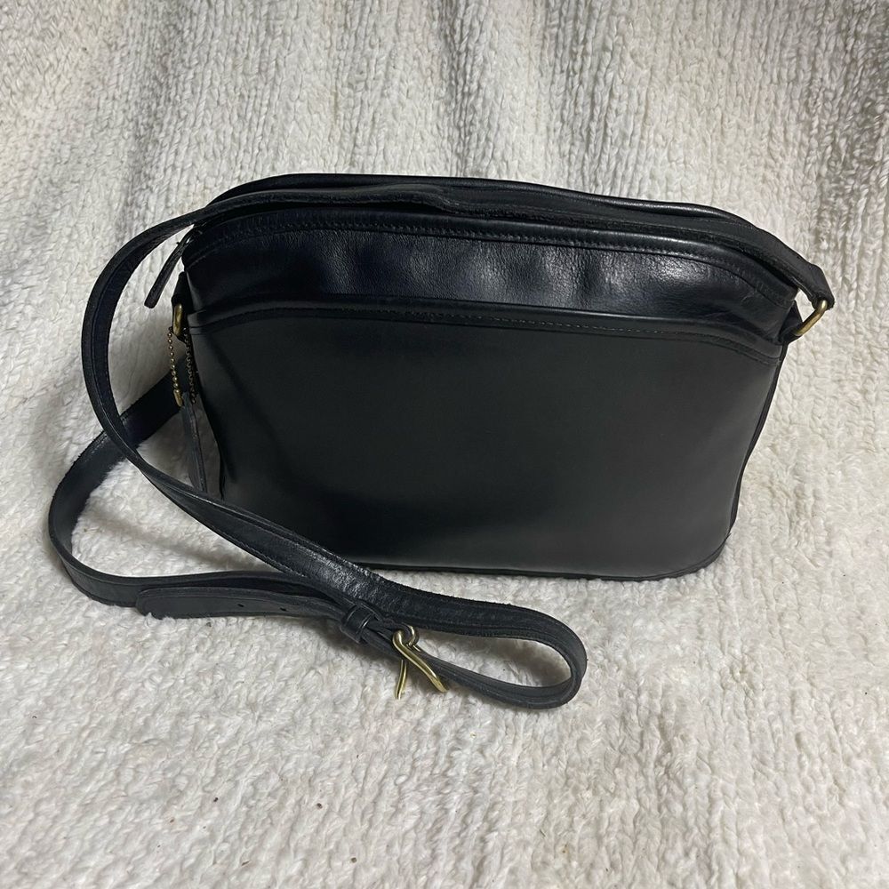 Vintage Coach 9976 Black Leather Crossbody Bag  adjustable strap Brass hardwares - Picture 5 of 14